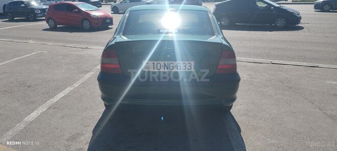 Opel Vectra-4
