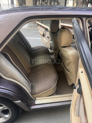Mercedes E 220-4