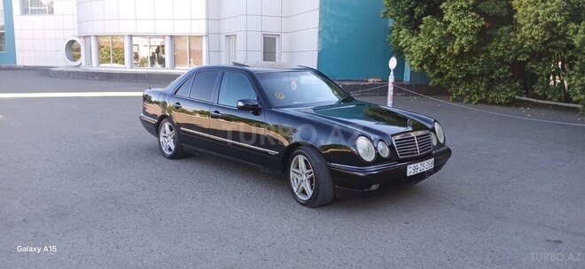 Mercedes E 240-2