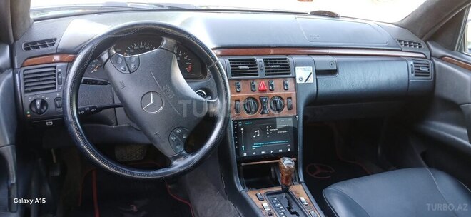 Mercedes E 240-7
