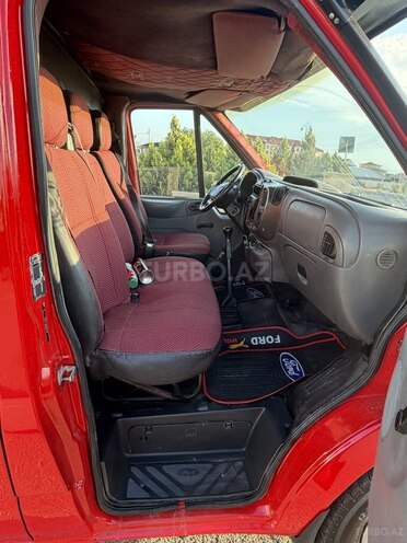 Ford Transit-12