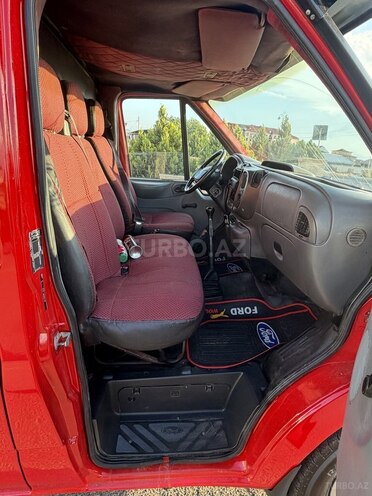 Ford Transit-11