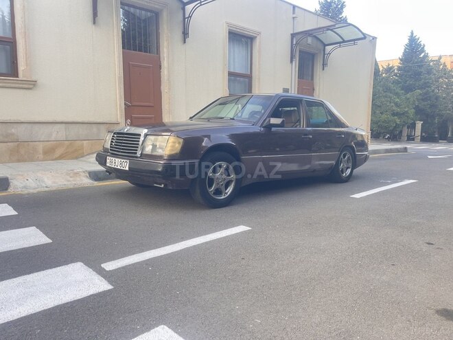 Mercedes E 220-6