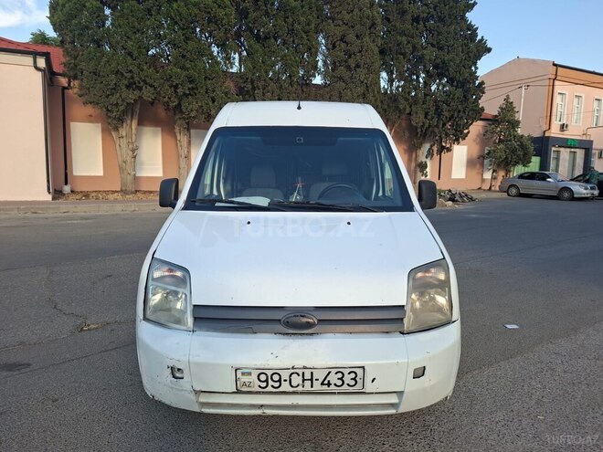 Ford Tourneo Connect-1