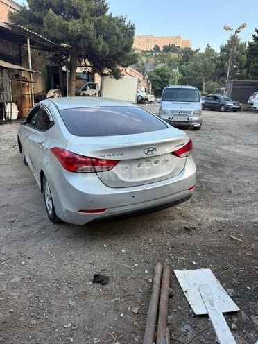 Hyundai Avante-2