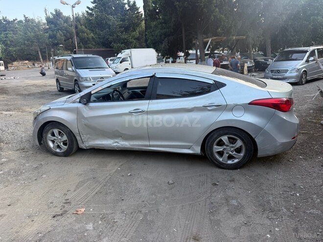 Hyundai Avante-4