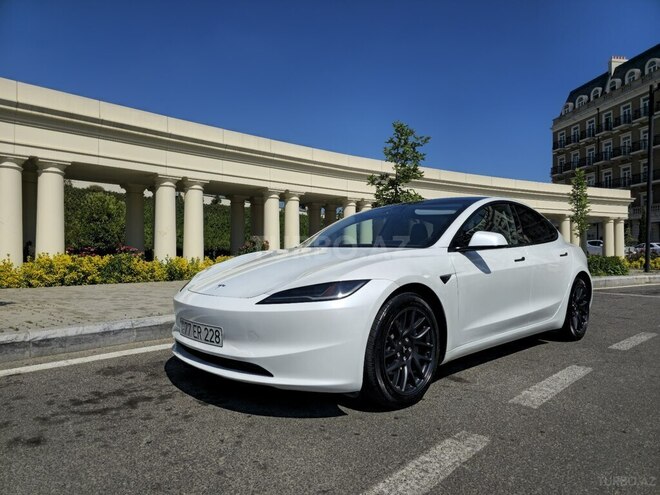 Tesla Model 3-8
