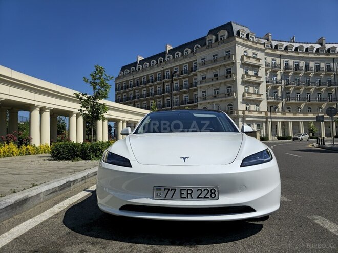 Tesla Model 3-11