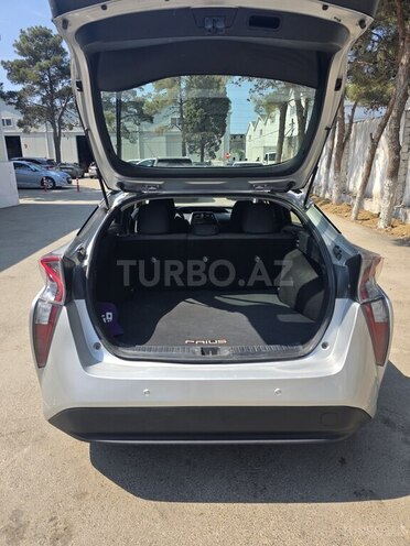 Toyota Prius-7