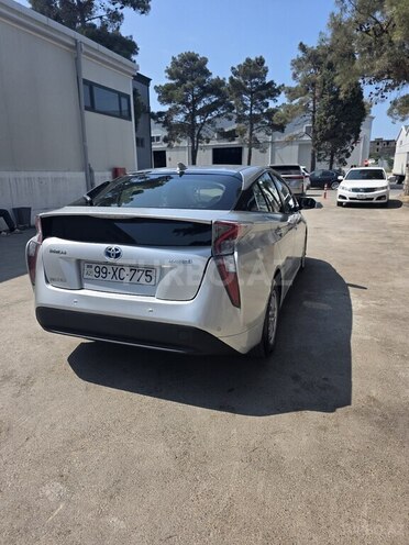 Toyota Prius-6