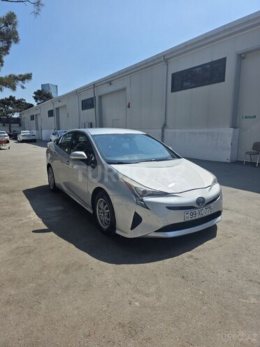 Toyota Prius-2
