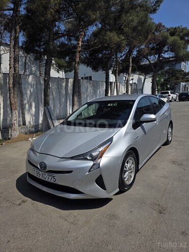 Toyota Prius-3