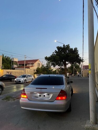 Mercedes E 220-4