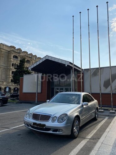 Mercedes E 220-2
