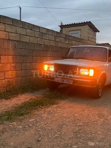 LADA (VAZ) 2107-2