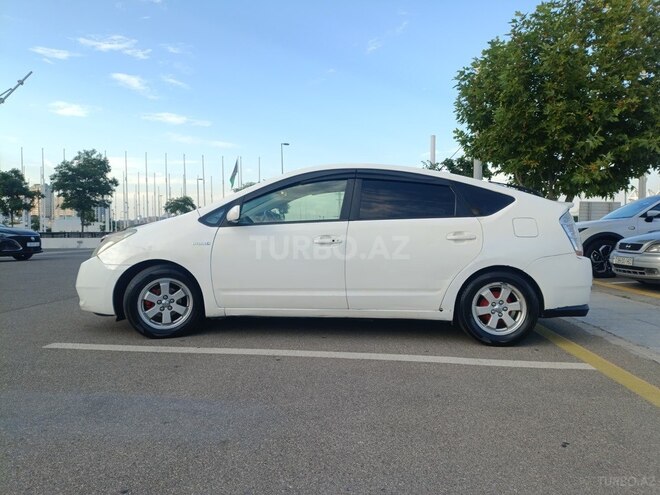 Toyota Prius-7