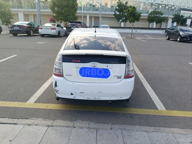 Toyota Prius-8