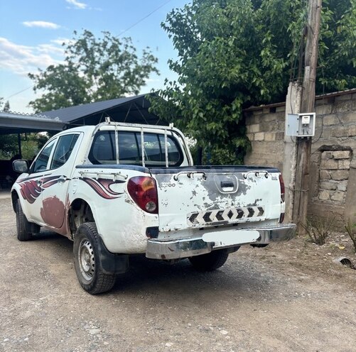 Mitsubishi L200-4