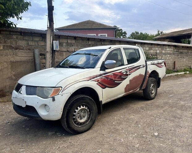 Mitsubishi L200-3