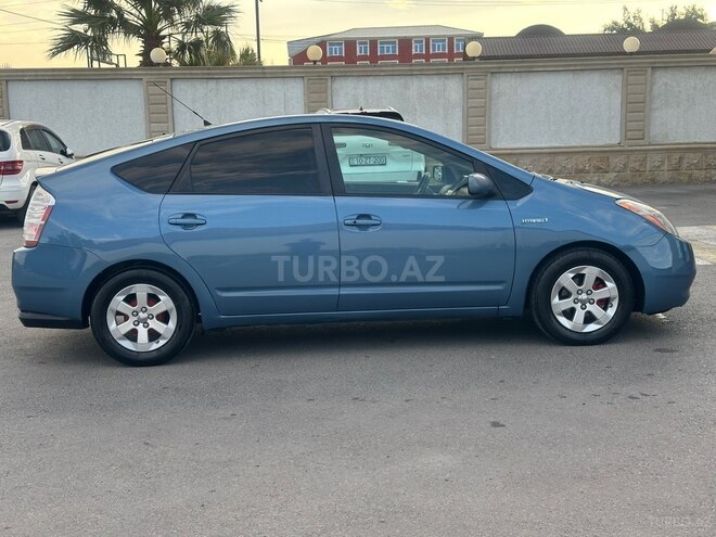 Toyota Prius-4