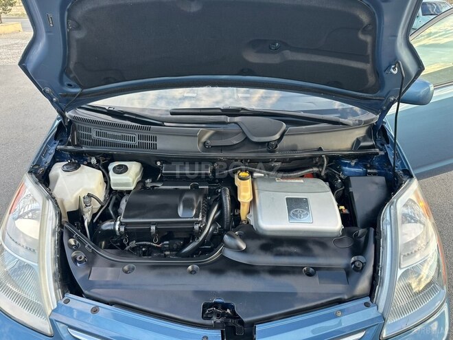 Toyota Prius-13
