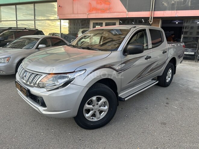 Mitsubishi L200-2