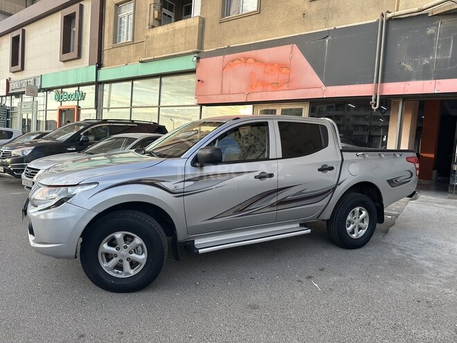 Mitsubishi L200-4