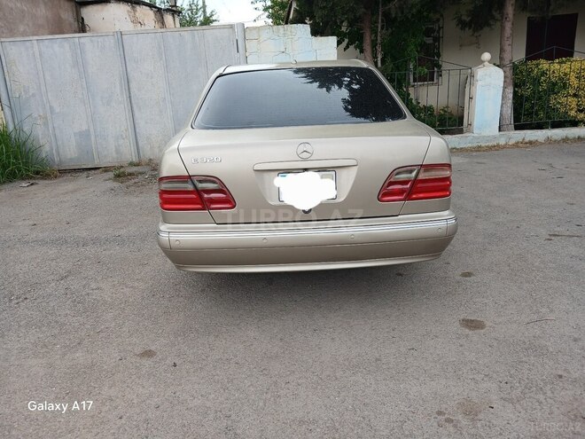 Mercedes E 320-5