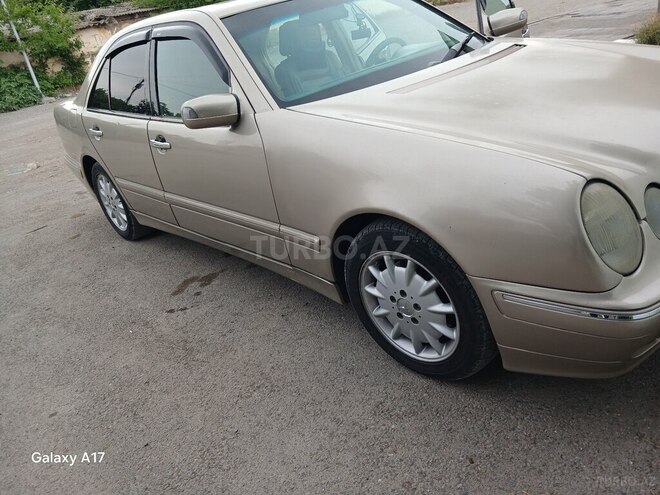 Mercedes E 320-2