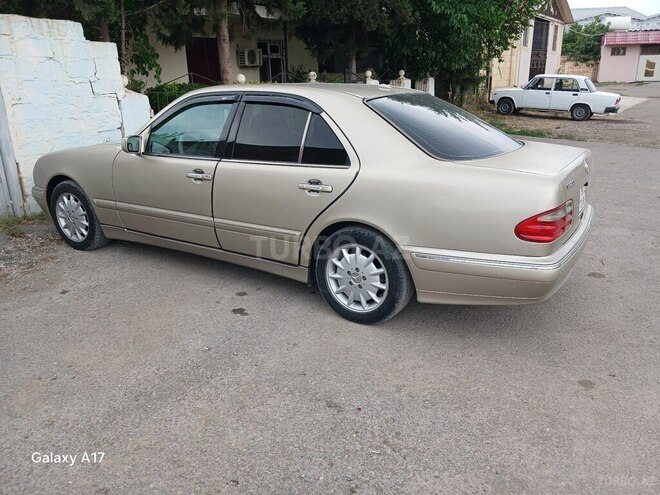 Mercedes E 320-6