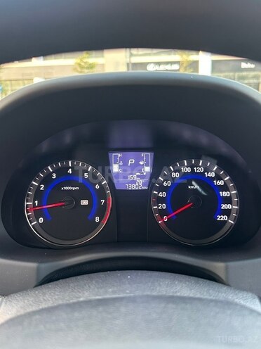 Hyundai Accent-8