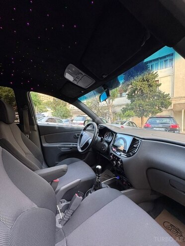 Kia Rio-8