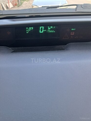 Toyota Prius-11