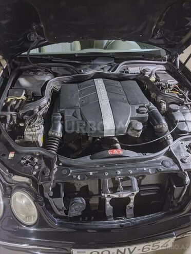 Mercedes E 240-4