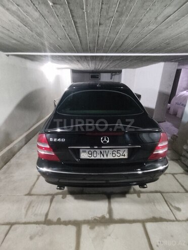 Mercedes E 240-3