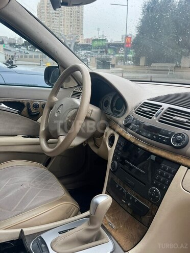 Mercedes E 240-7