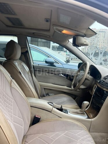 Mercedes E 240-8