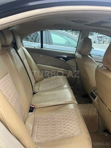 Mercedes E 240-13