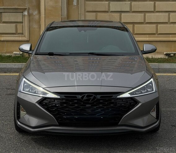 Hyundai Elantra-1