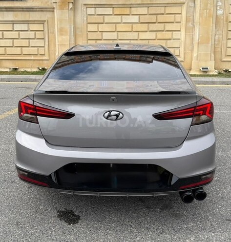 Hyundai Elantra-6