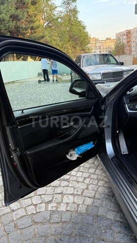 BMW 528-9