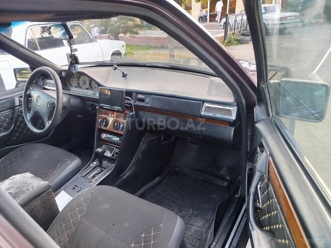 Mercedes 250 D-8