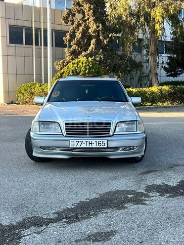Mercedes C 220-1