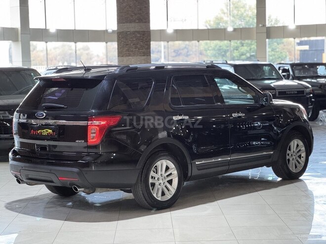 Ford Explorer-7