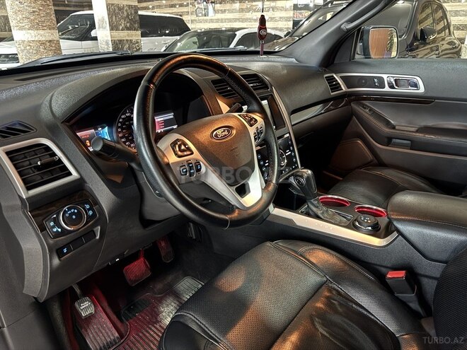 Ford Explorer-10