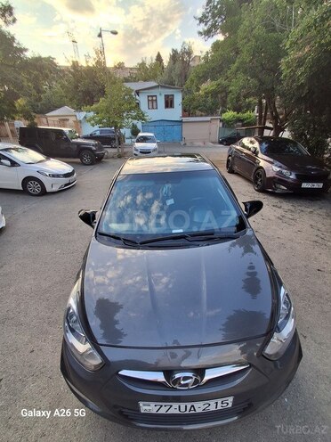 Hyundai Accent-2