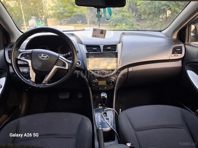 Hyundai Accent-3