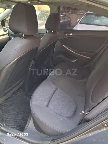 Hyundai Accent-6