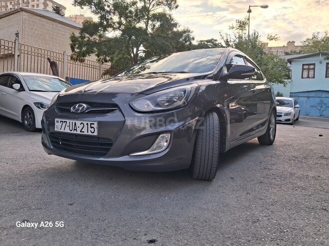 Hyundai Accent-4