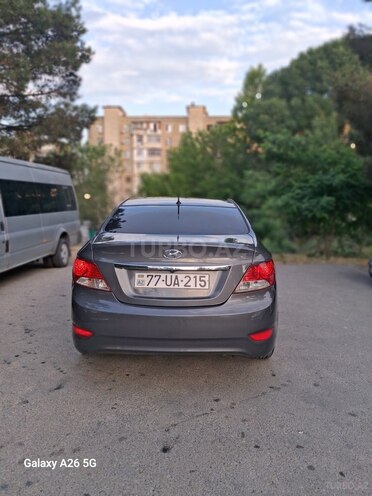 Hyundai Accent-8